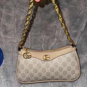 Gucci Beige Shoulder Bag with Gold Chain